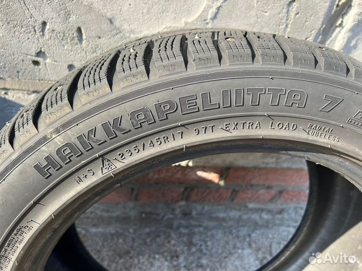 Nokian Tyres Hakkapeliitta 7 235/45 R17 97T