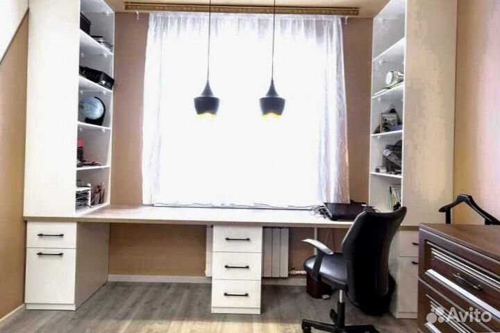 Рабочая зона у окна