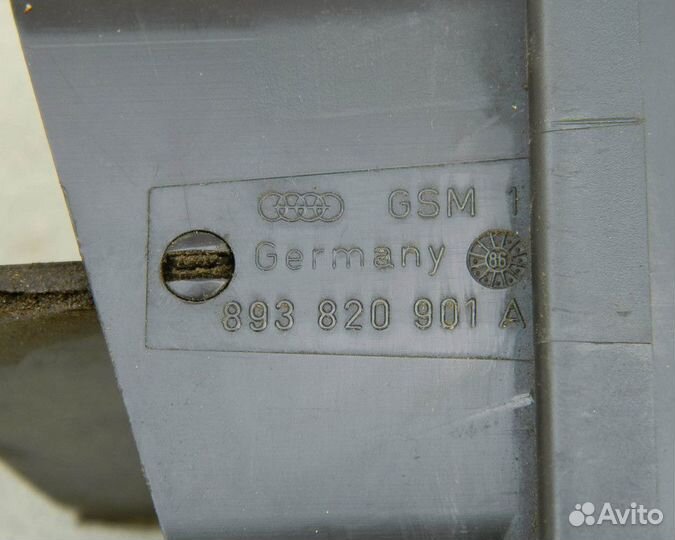 Дефлектор торпедо левый Audi 80 B3