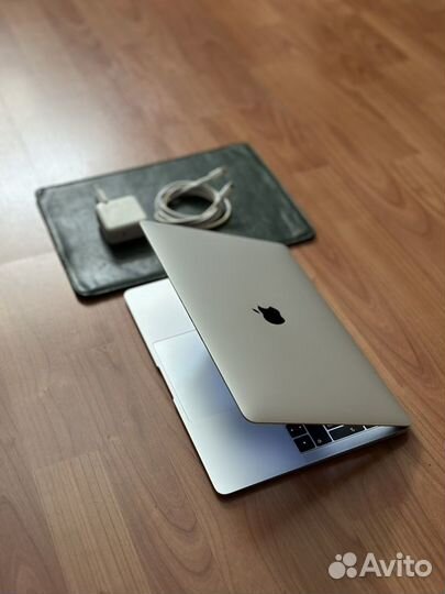 MacBook Air 13 2019 128gb/Ростест