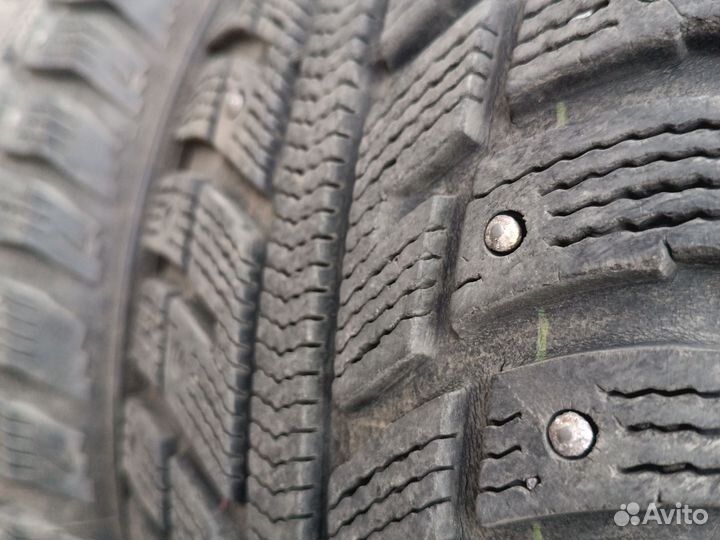 Kumho I'Zen KW22 215/65 R16 98T