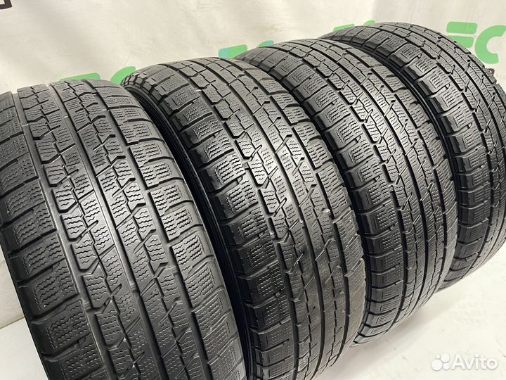 Goodyear Ice Navi Zea II 215/60 R16