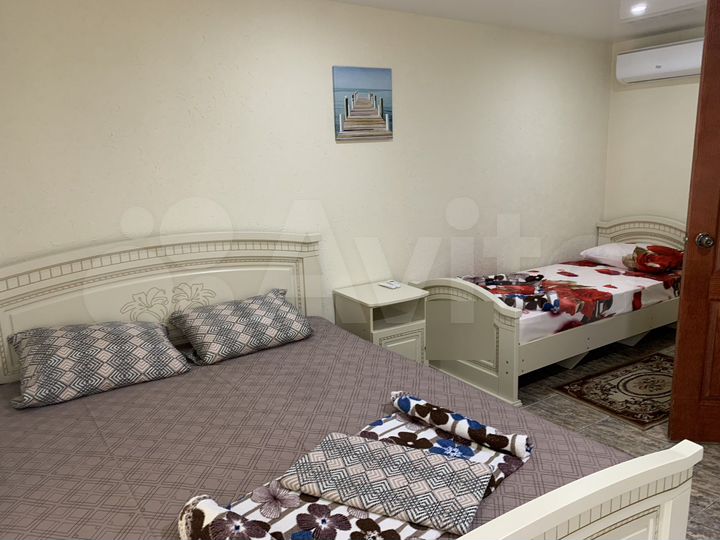 Комната 10 м² в 5-к., 2/2 эт.