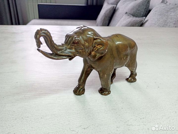 Бронзовая статуэтка Слон