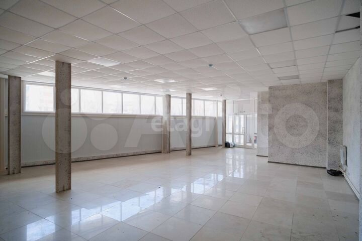 Продам торговое помещение, 730 м²