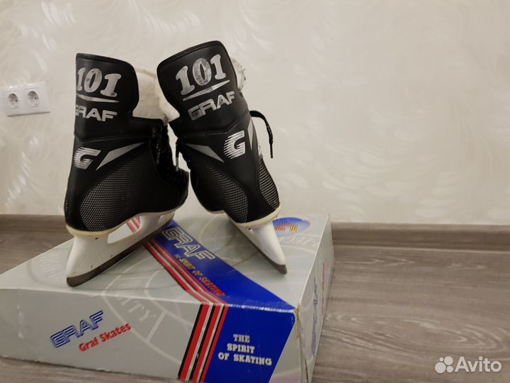 Продаю хоккейные коньки