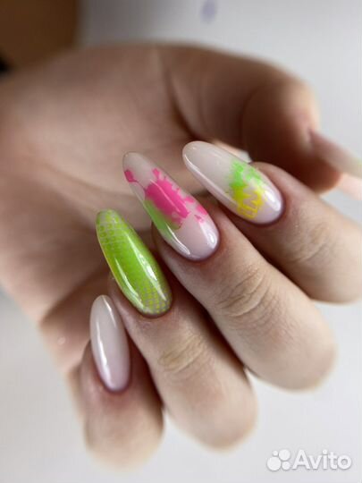 Маникюр, наращивание ресниц, педикюр