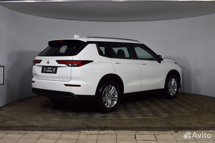 Mitsubishi Outlander 2.5 CVT, 2023