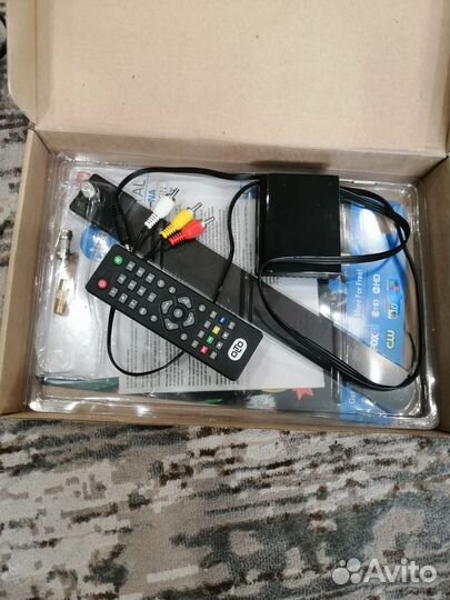 Антенна комнатная с усилителем