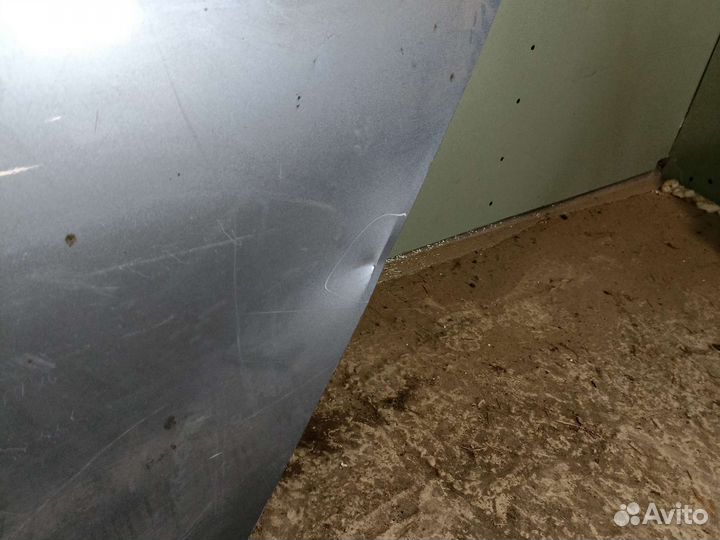 Дверь задняя левая Toyota Vitz SCP90