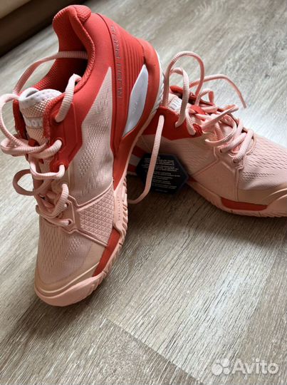 Кроссовки для тенниса женские