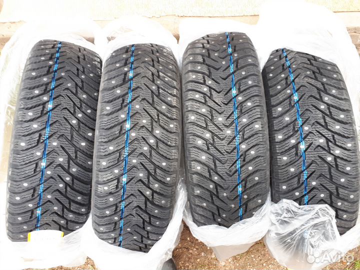 Nokian Tyres Hakkapeliitta 8 SUV 225/60 R17