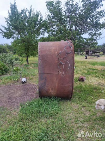 Продаётся ёмкость