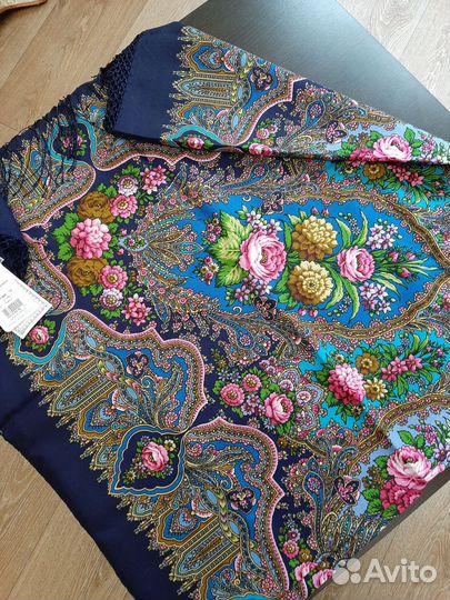 Павловопосадский платок Миндаль