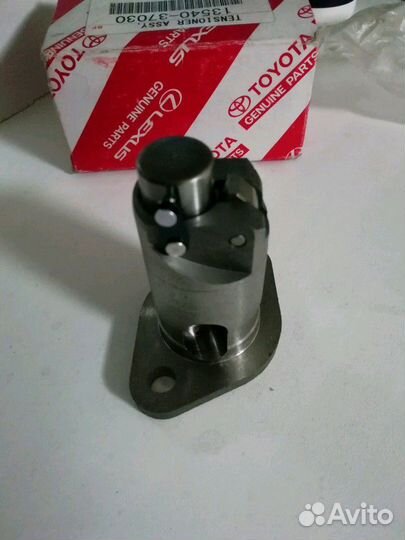 Натяжитель новый 13540-37030 тойота оригинальный