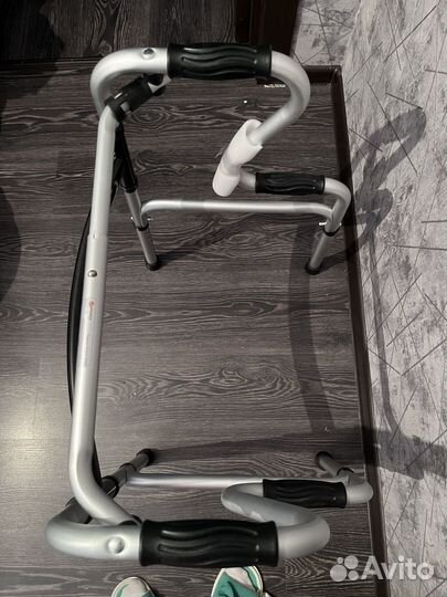 Ходунки для взрослых шагающие