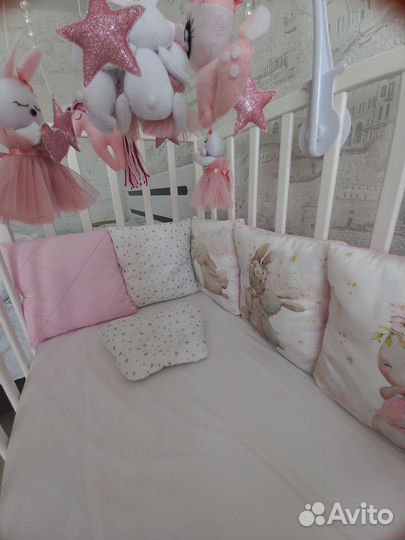 Детская кроватка с маятником, белая, 120 на 60