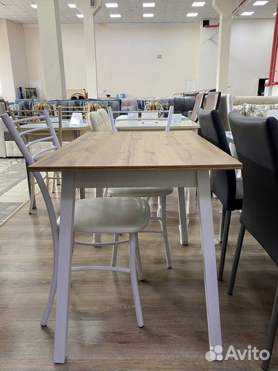 Кухонный стол