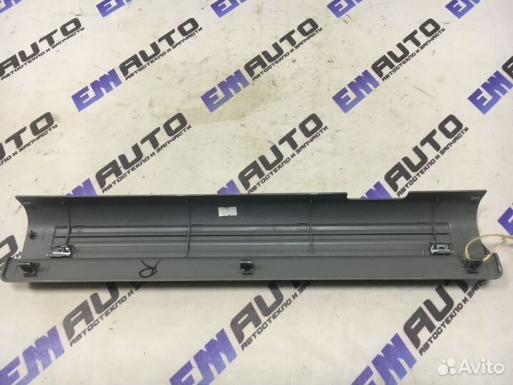 Накладка порога передняя правая Шевроле Лачетти