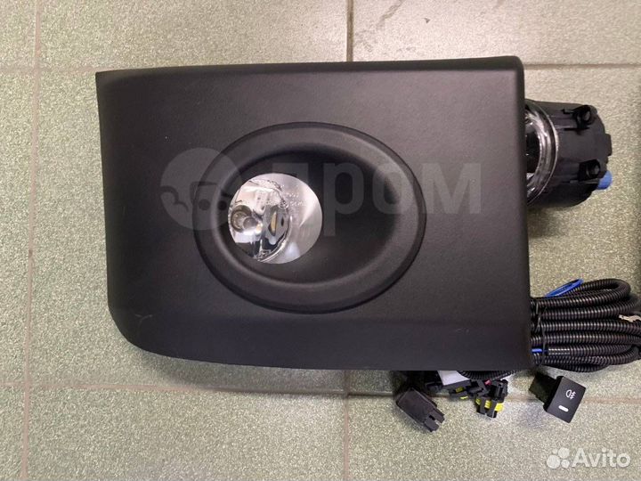 Фара противотуманная Toyota Probox с 2015