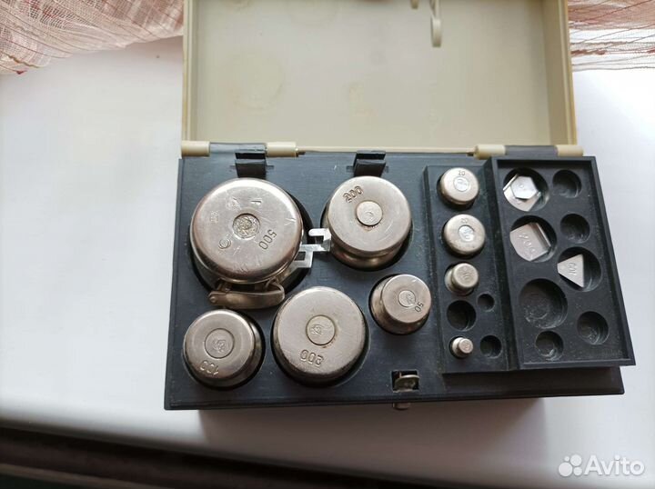 Комплект гирь с весами СССР г-4-1111. 10