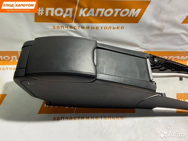 Центральный подлокотник Volvo S60 2011