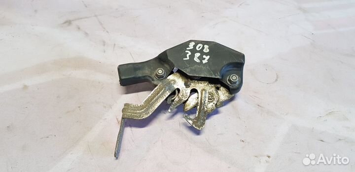 Peugeot 308 Замок капота