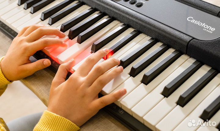 Синтезатор Casio LK-S450 с Подсветкой Клавиш