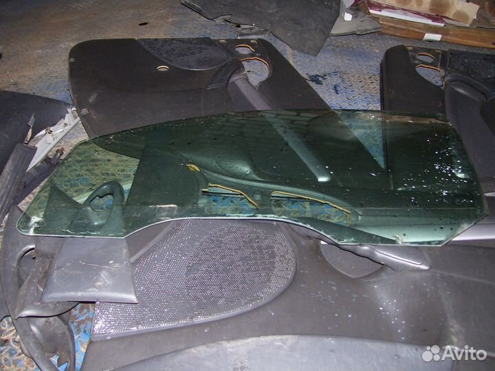 Форд фокус 1 стекло