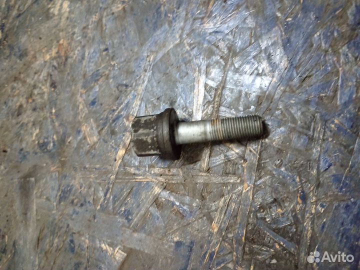 Болт шкива коленвала Hyundai Solaris 1