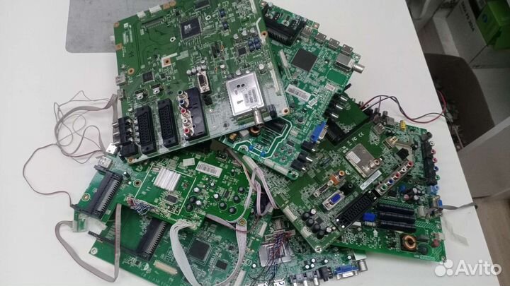 Материнские платы разных телевизоров