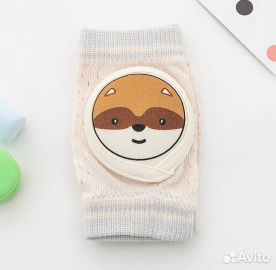 Детские защитные наколенники и противоударный шлем