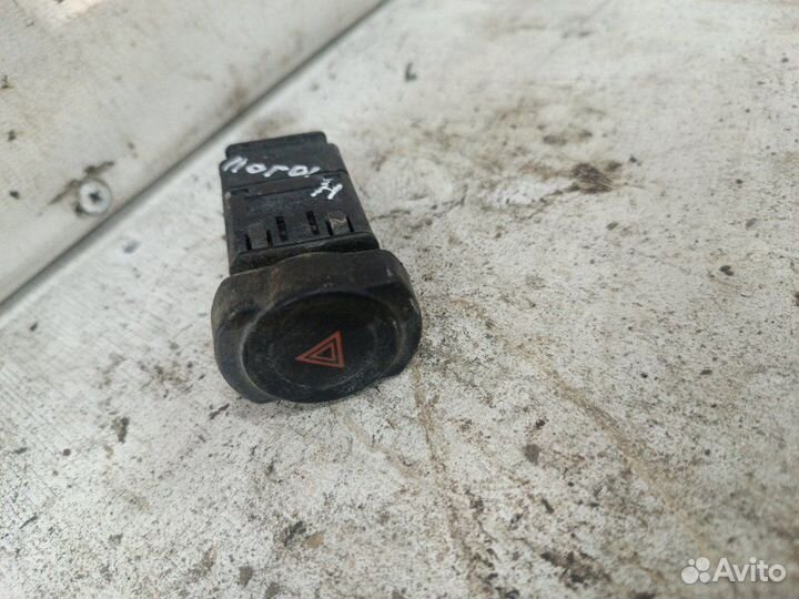 Кнопка аварийки Renault Logan 2 2018