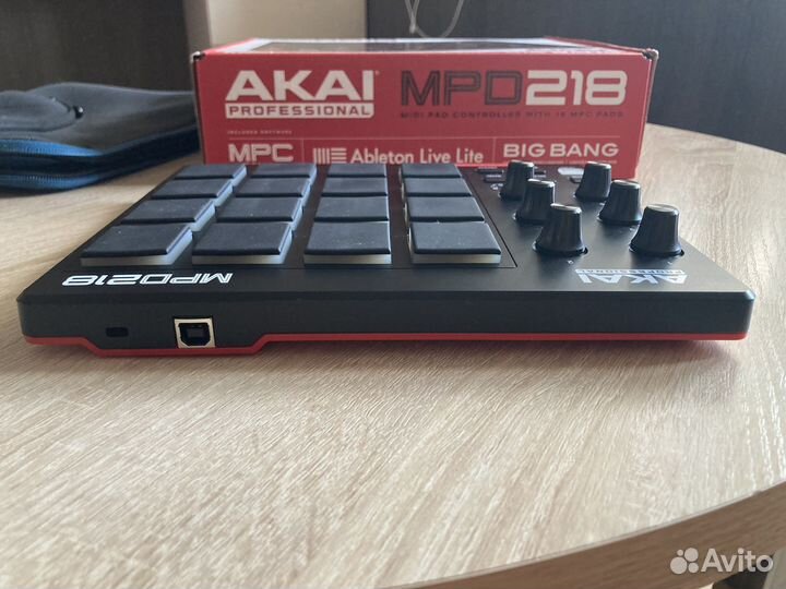 Akai mpd 218