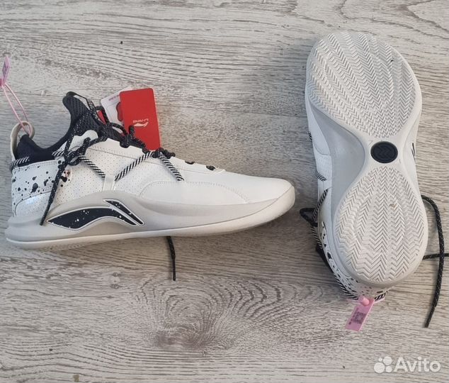 Баскетбольные кроссовки li ning
