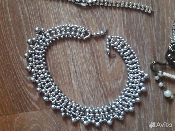 Резинки для волос, ободки, серьги, колье, заколки