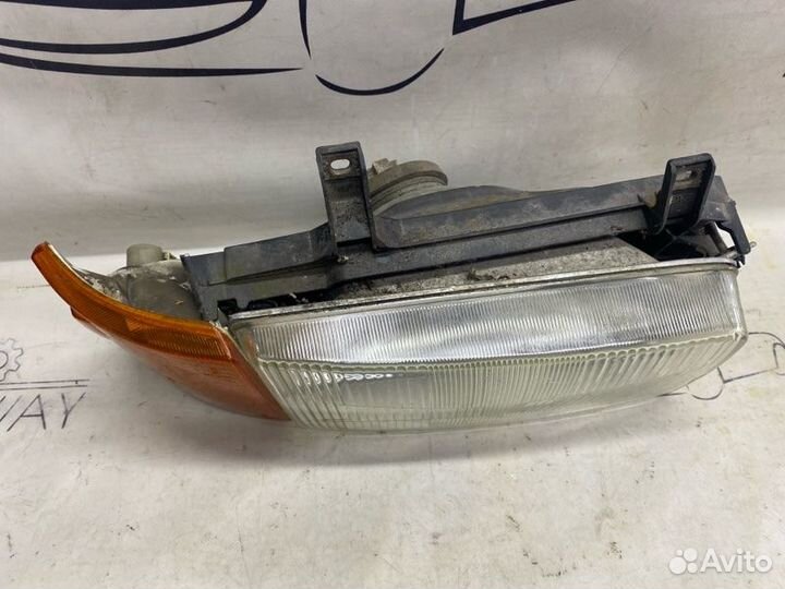Фара правая Volkswagen Transporter T4 1995
