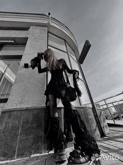 Платье с рюшами