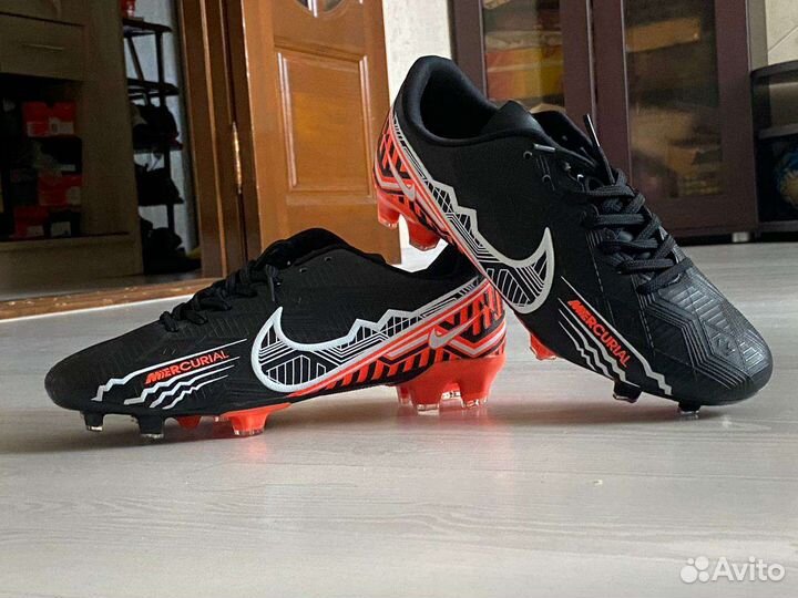 Футбольные бутсы nike