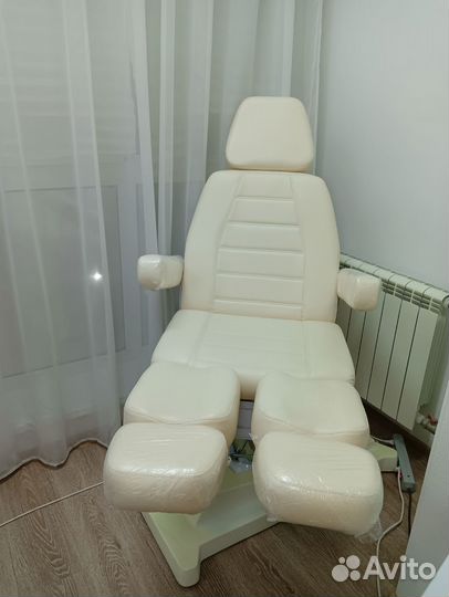 Педикюрное кресло на гидравлике бу