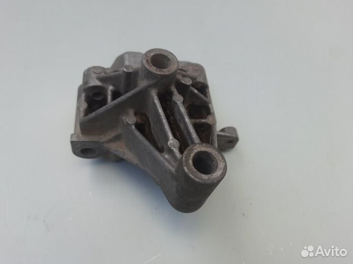 Кронштейн гидроусилителя Renault Kangoo