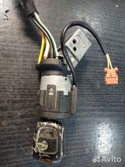 Замок зажигания и ключ Peugeot 307 хетчбек 1.6