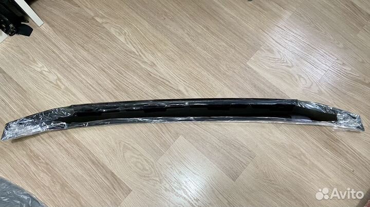 Дефлектор капота