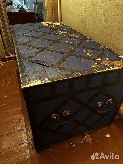 Сундук деревянный старинный