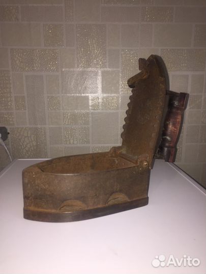 Утюг старинный ретро