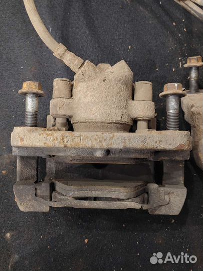 Суппорт передний BMW X3