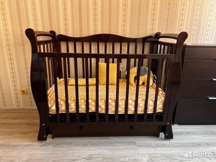 Продаётся детская кроватка