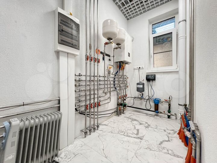 Дом 193,4 м² на участке 8,5 сот.