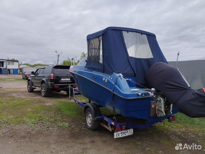 Продам каютный катер