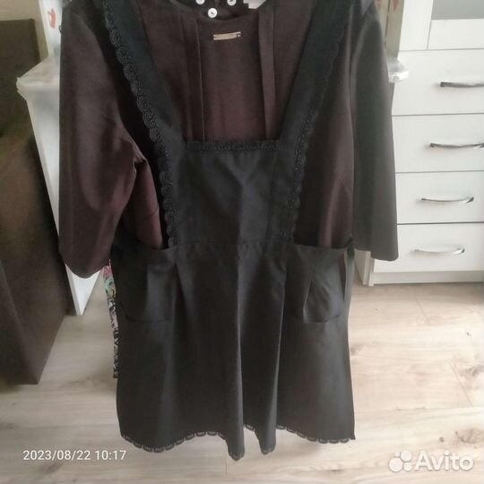 Школьная форма и фартуки в идеальном состоянии